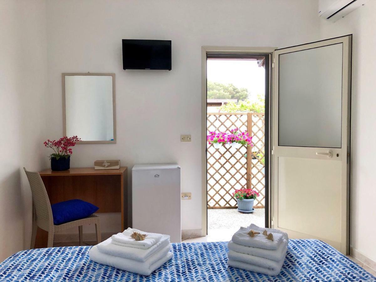 B&B Vento Del Mare San Pietro in Bevagna Exterior photo